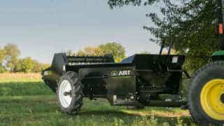 Tractor 85 ground drive manure spreader manure management